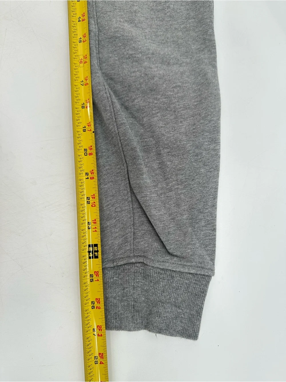 Lululemon Heathered Core Medium Gray Warm Down Jogger Size 2